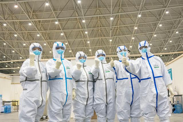 精选2022援鄂医护人员战疫工作报告感想心得【10篇】